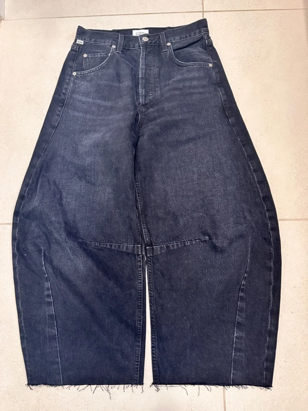 Citizens Of Humanity Horseshoe Barrel Jean - Picture 1 of 6
